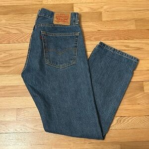 Medium Wash Levi’s 505